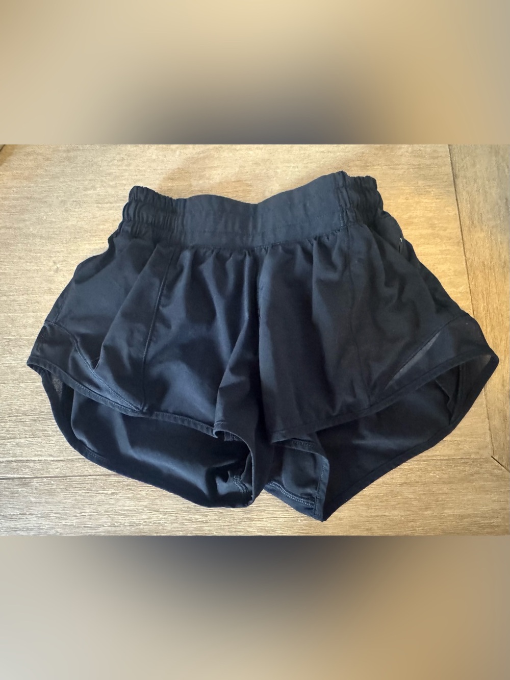 lululemon 2.5” lined shorts